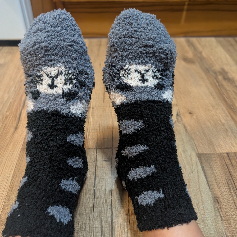Cozy Cat Pattern Plush Socks - Gray & Black